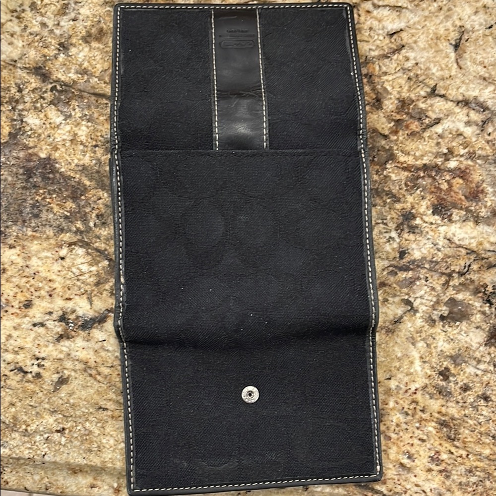 Coach SignatureTri-Fold Wallet - Picture 6 of 9